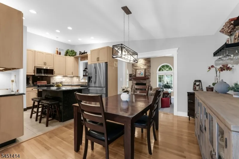 14 Beverly Rd Cedar Grove, NJ 07009