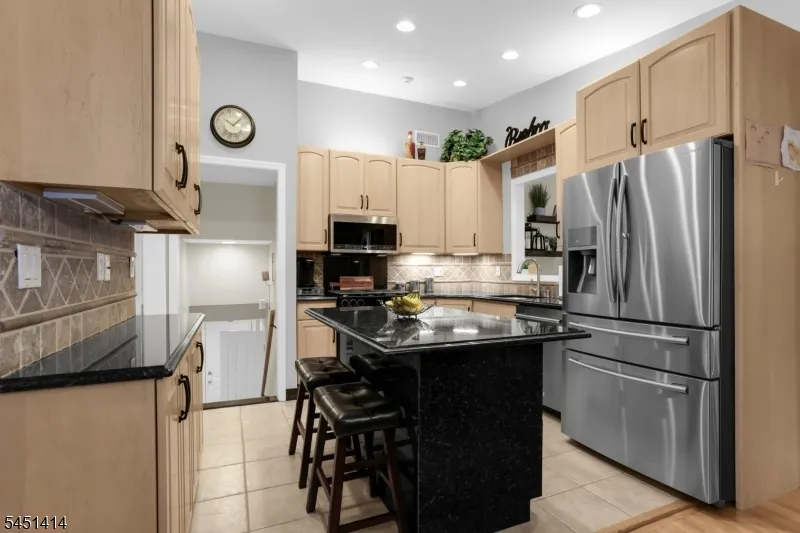 14 Beverly Rd Cedar Grove, NJ 07009