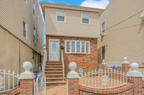 149 Chestnut St