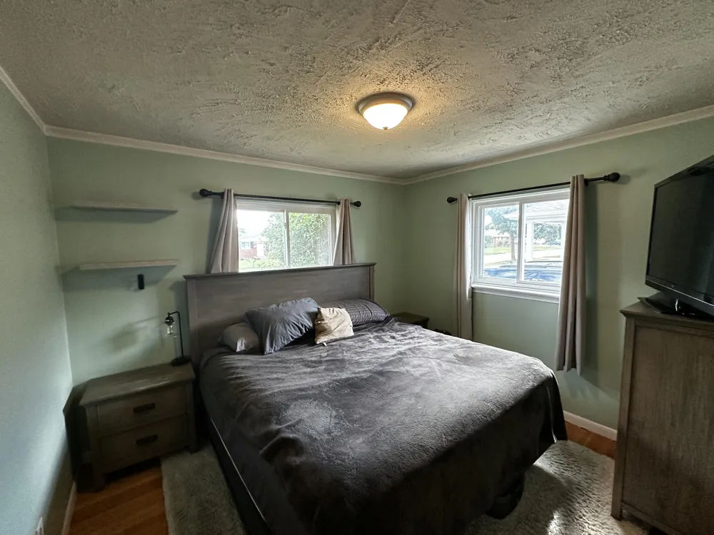 2728 Pinetree Drive Trenton, MI 48183