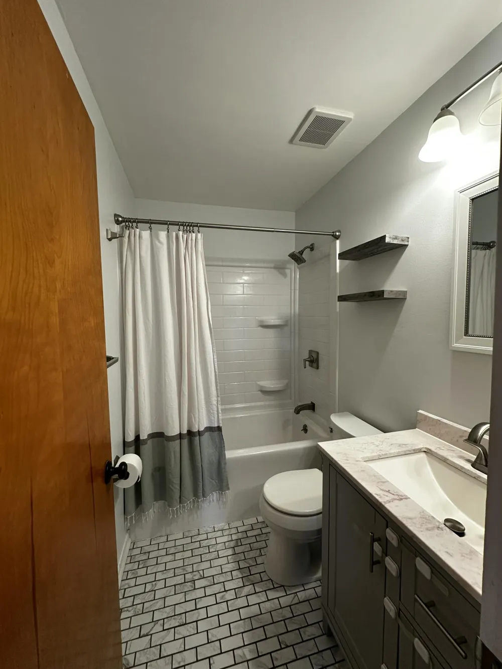 2728 Pinetree Drive Trenton, MI 48183