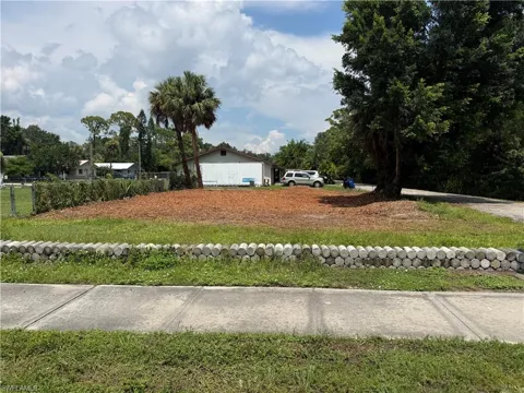 1209 Laurel Drive