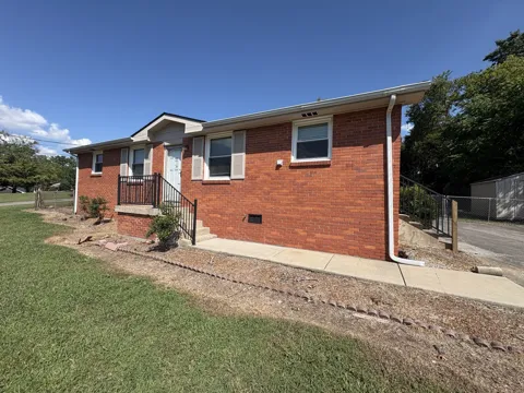 1872 Saundersville Ferry Rd