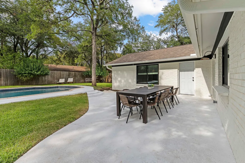 8806 Ridgehill Drive Austin, TX 78759