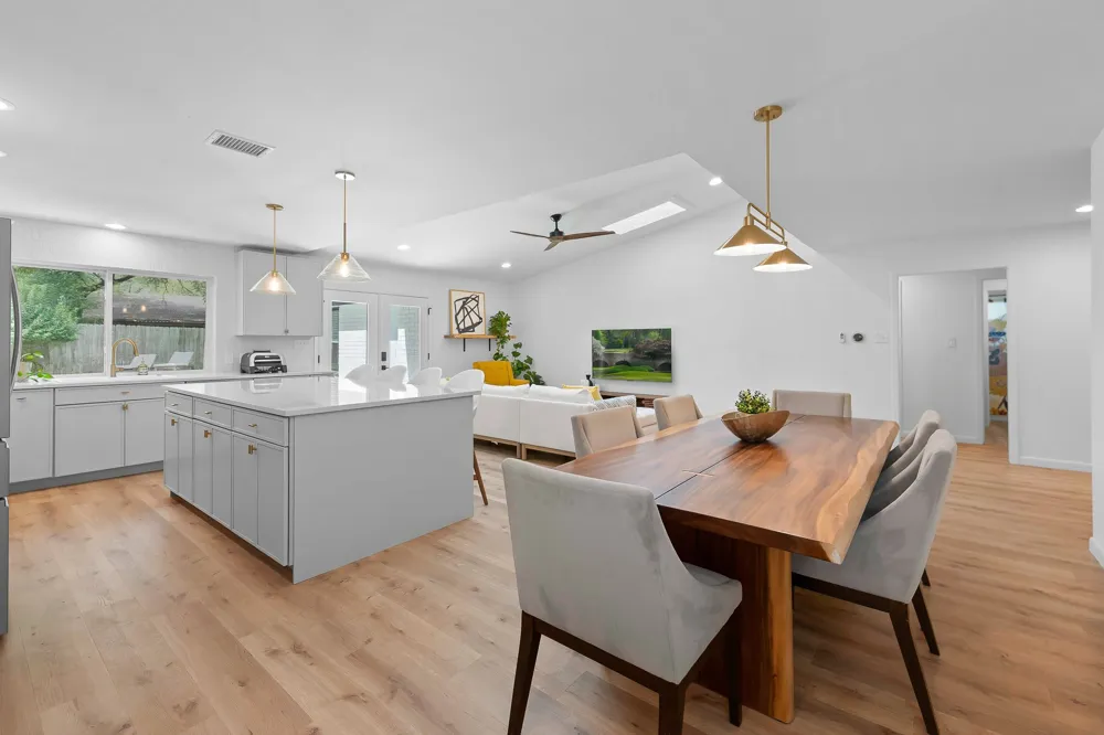 8806 Ridgehill Drive Austin, TX 78759