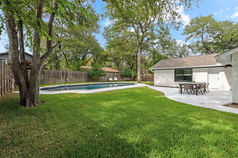 8806 Ridgehill Drive Austin, TX 78759