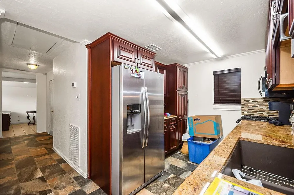 4415 W Bayshore Drive Bacliff, TX 77518