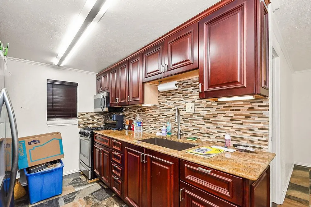 4415 W Bayshore Drive Bacliff, TX 77518