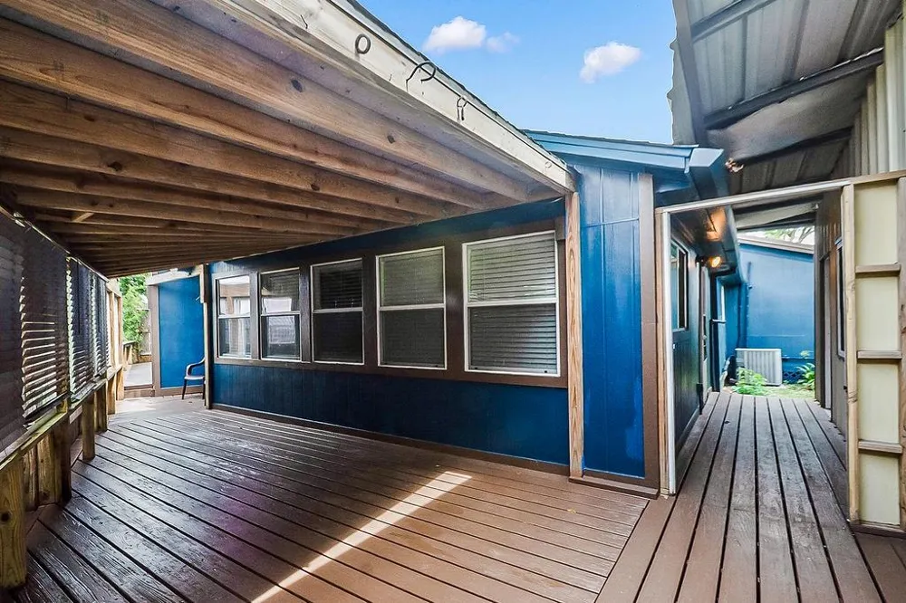 4415 W Bayshore Drive Bacliff, TX 77518