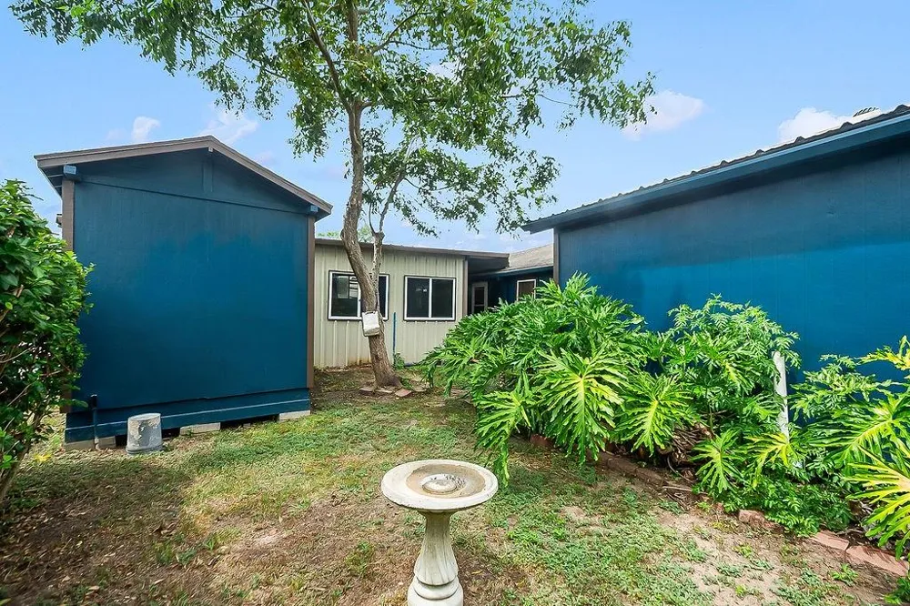 4415 W Bayshore Drive Bacliff, TX 77518