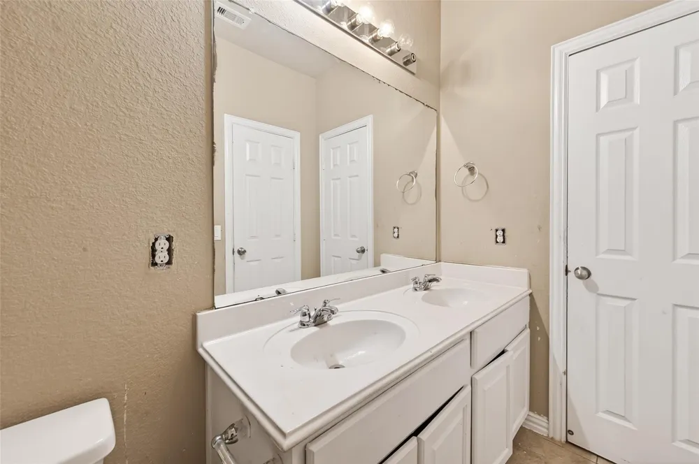 5519 Jay Thrush Drive Richmond, TX 77407