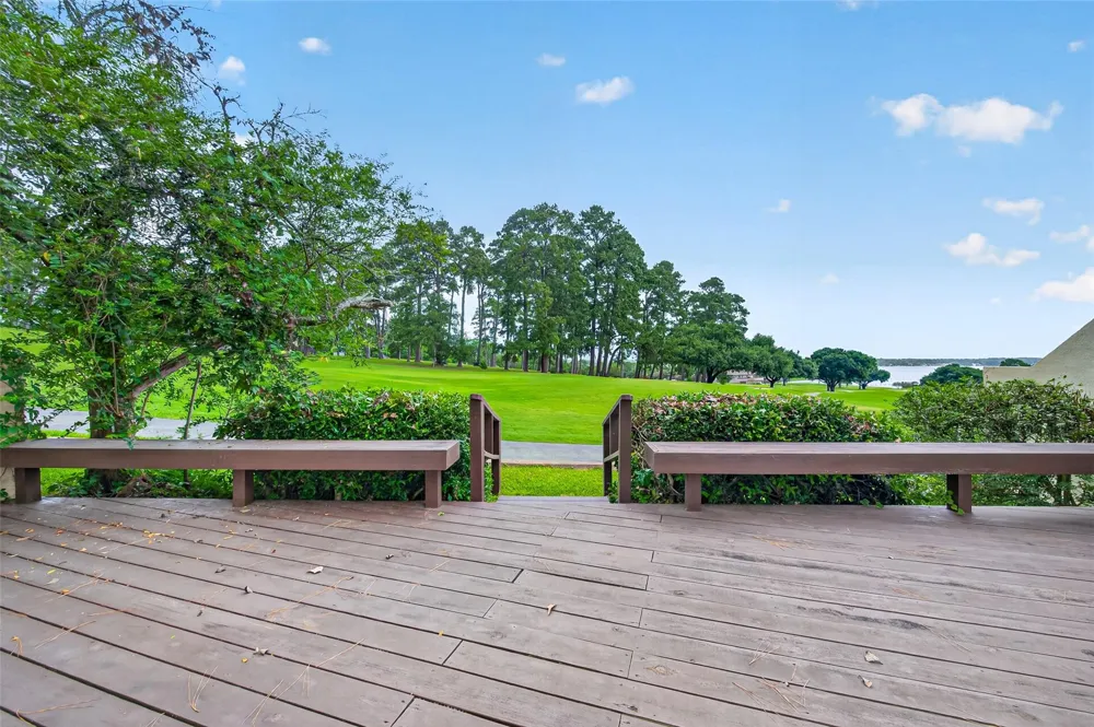 21 April Hill Conroe, TX 77356