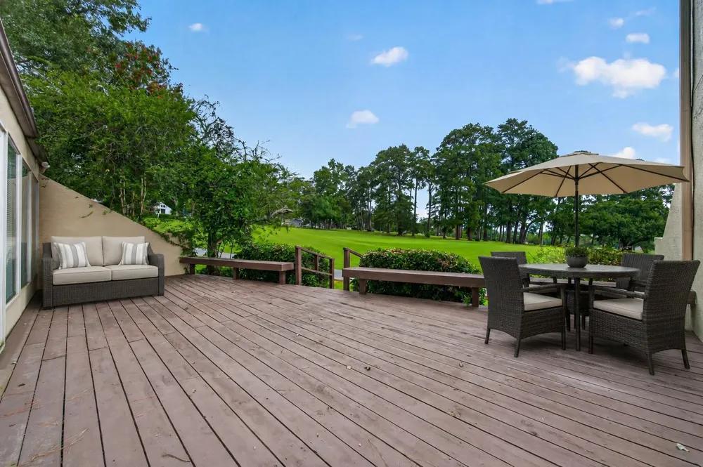 21 April Hill Conroe, TX 77356