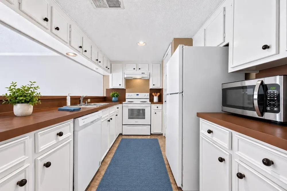 21 April Hill Conroe, TX 77356