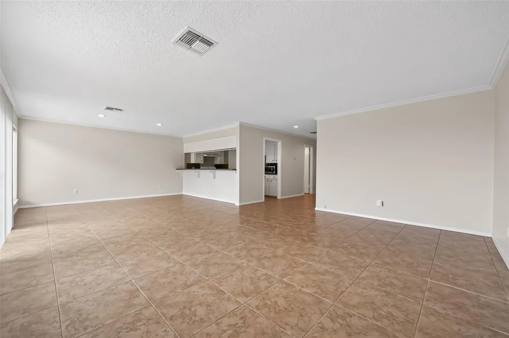 21 April Hill Conroe, TX 77356