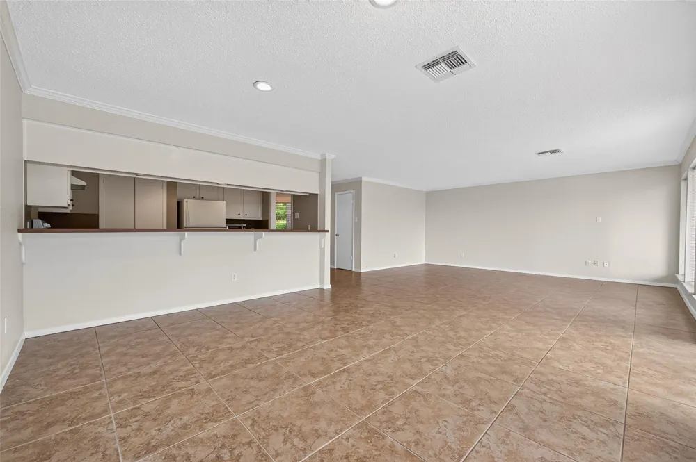 21 April Hill Conroe, TX 77356