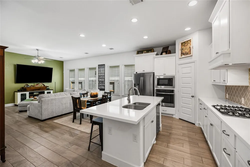 122 Hidden Peak Drive Montgomery, TX 77316