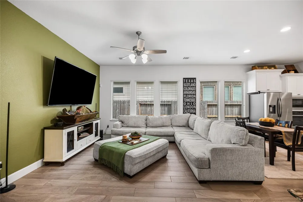 122 Hidden Peak Drive Montgomery, TX 77316