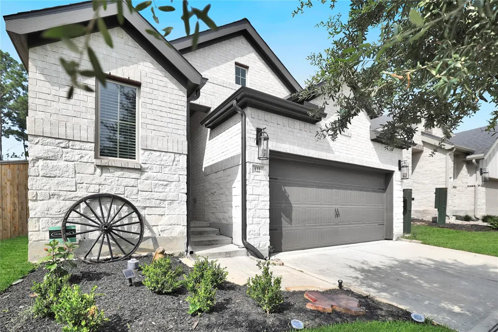 122 Hidden Peak Drive Montgomery, TX 77316
