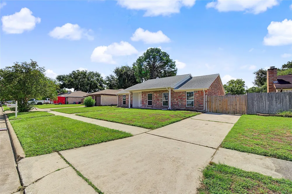 7015 Northleaf Drive Houston, TX 77086