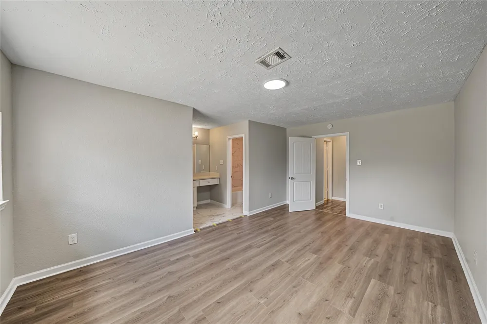 7015 Northleaf Drive Houston, TX 77086