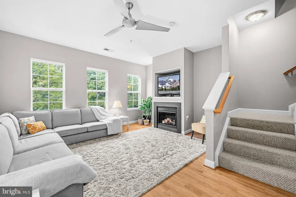42524 HOLLYHOCK TERRACE Brambleton, VA 20148