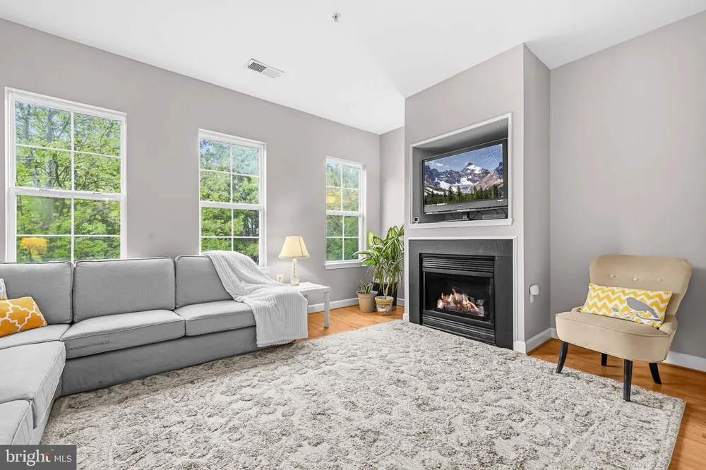 42524 HOLLYHOCK TERRACE Brambleton, VA 20148