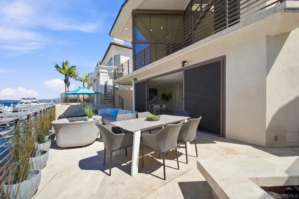 25 The Point Coronado, CA 92118