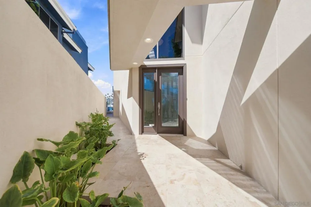 25 The Point Coronado, CA 92118