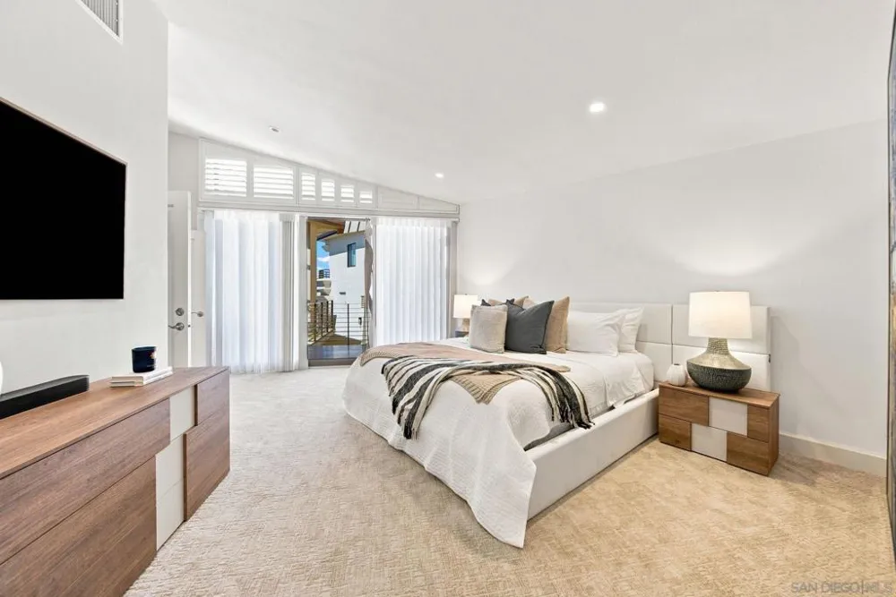25 The Point Coronado, CA 92118
