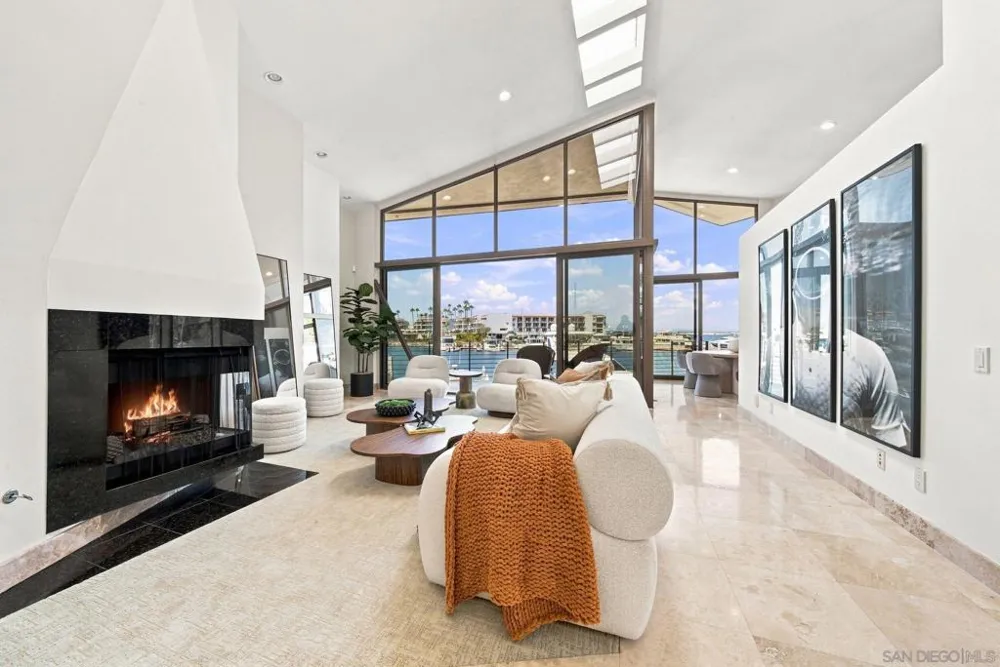25 The Point Coronado, CA 92118