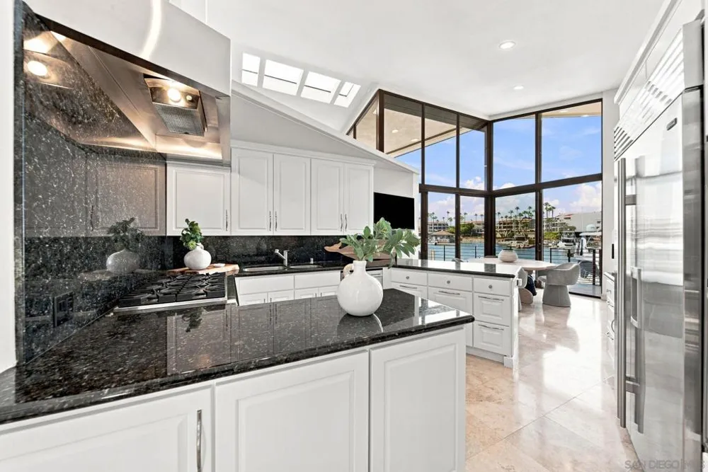 25 The Point Coronado, CA 92118