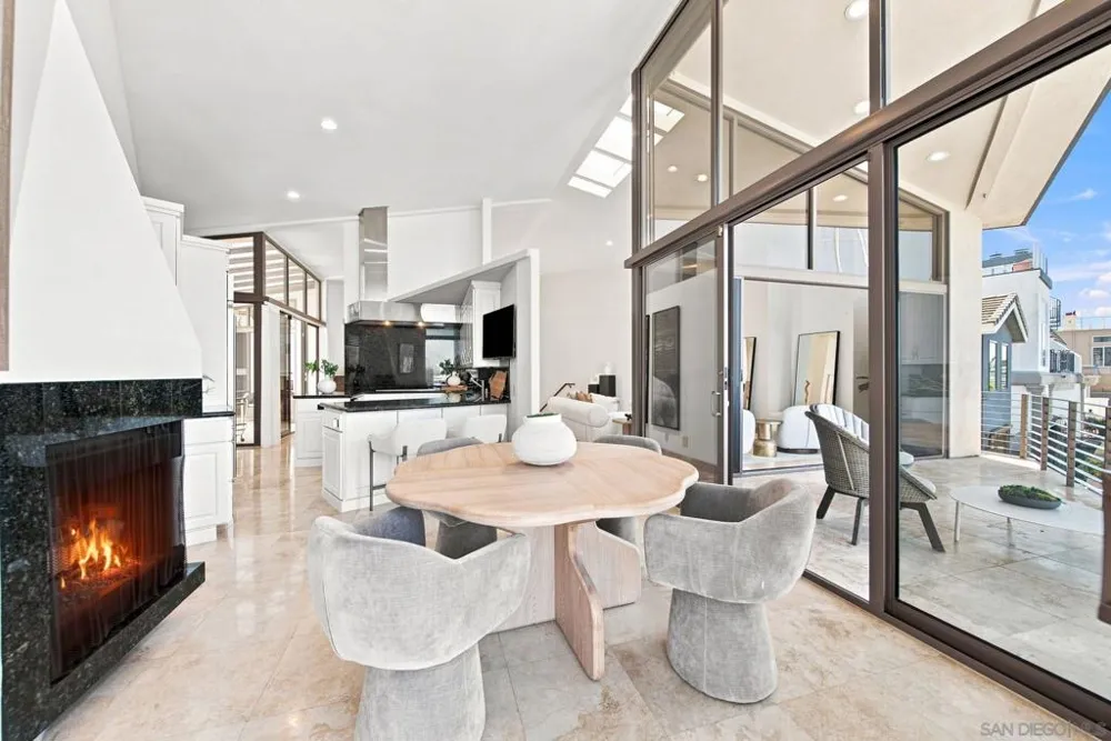 25 The Point Coronado, CA 92118