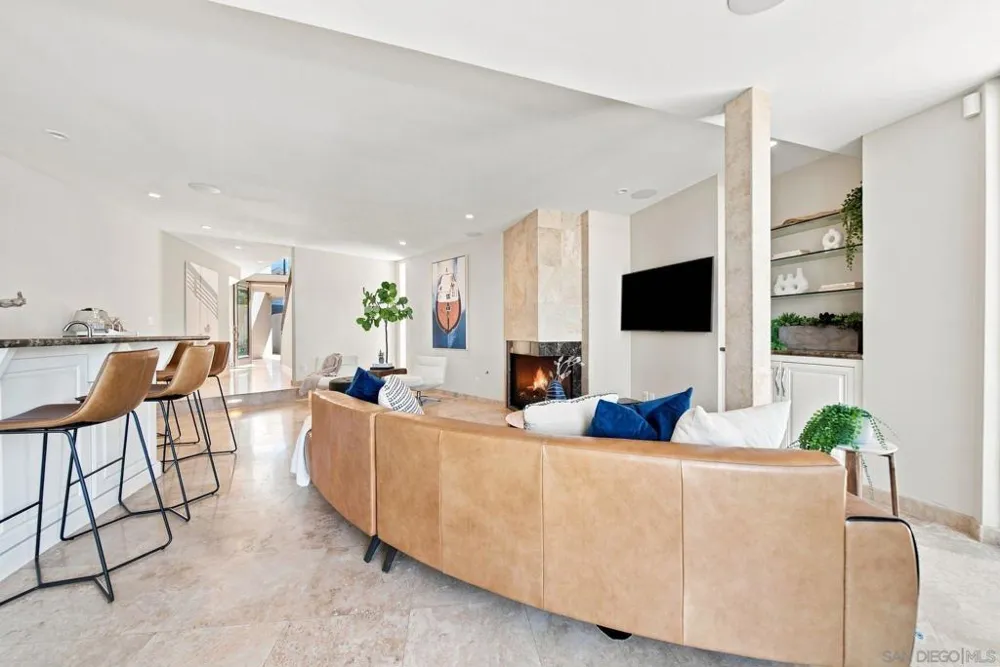25 The Point Coronado, CA 92118