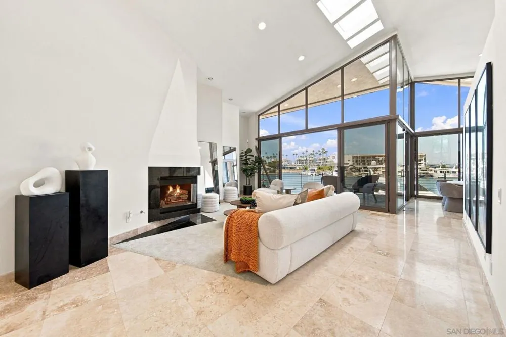 25 The Point Coronado, CA 92118