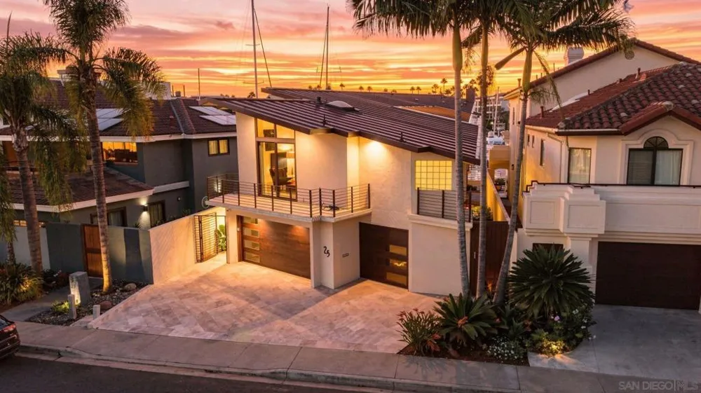 25 The Point Coronado, CA 92118