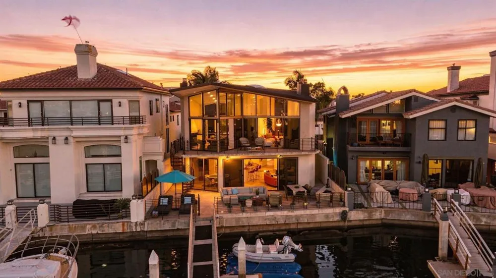 25 The Point Coronado, CA 92118