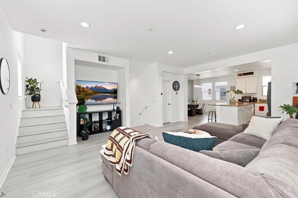 1866 Orizaba Signal Hill, CA 90755