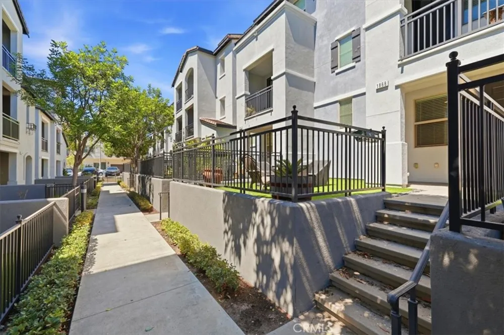 1866 Orizaba Signal Hill, CA 90755