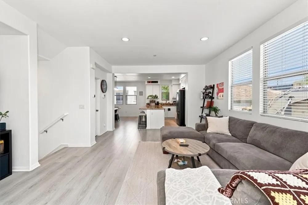 1866 Orizaba Signal Hill, CA 90755