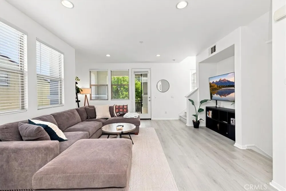 1866 Orizaba Signal Hill, CA 90755