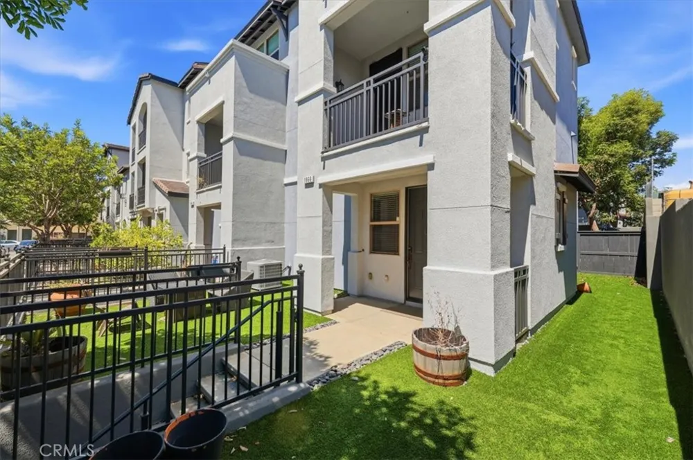 1866 Orizaba Signal Hill, CA 90755