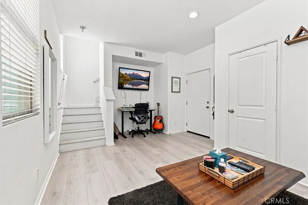 1866 Orizaba Signal Hill, CA 90755