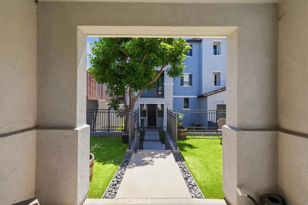 1866 Orizaba Signal Hill, CA 90755