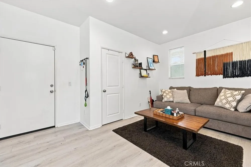 1866 Orizaba Signal Hill, CA 90755
