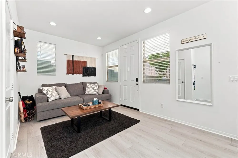 1866 Orizaba Signal Hill, CA 90755