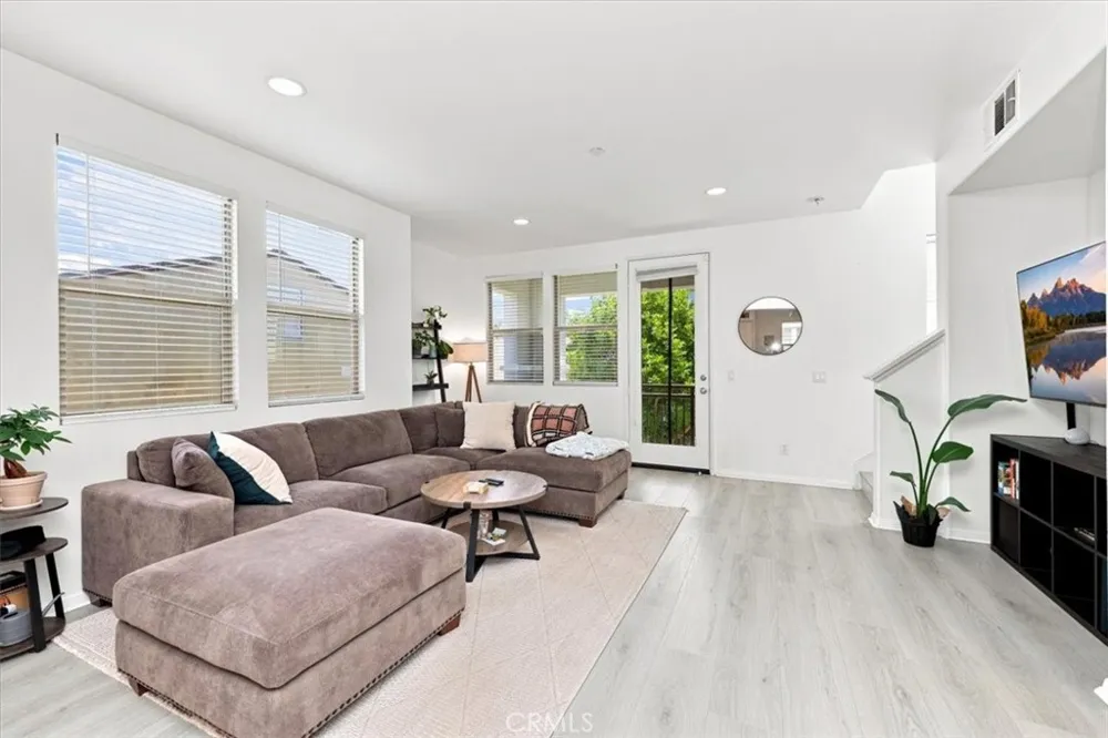 1866 Orizaba Signal Hill, CA 90755