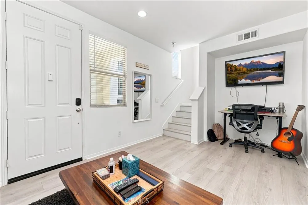 1866 Orizaba Signal Hill, CA 90755