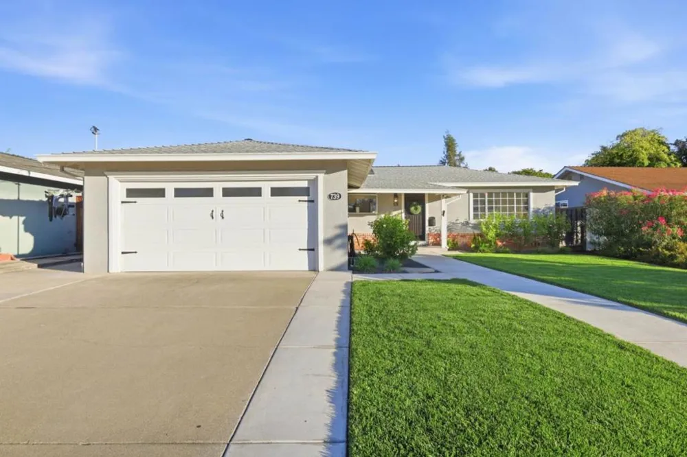739 Del Mar Avenue Livermore, CA 94550