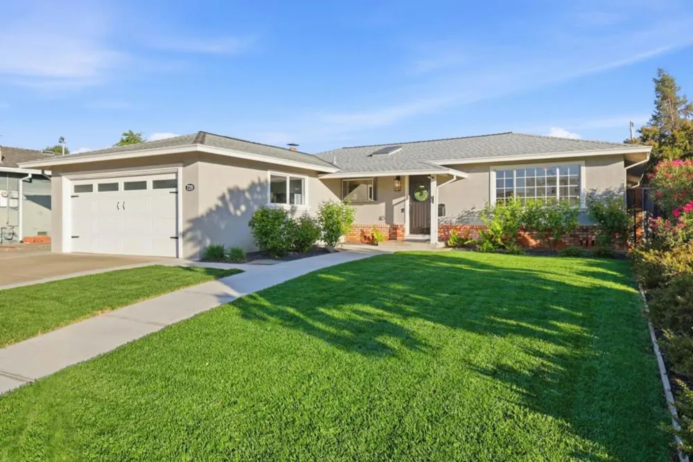 739 Del Mar Avenue Livermore, CA 94550
